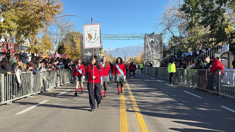 Las escuelas, piezas fundamentales del desfile Las escuelas, piezas fundamentales del desfile