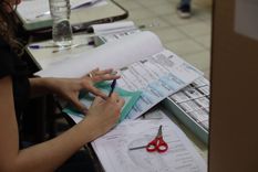 La elección del domingo se realizará con dos boletas únicas, una para cargos nacionales y otra con candidatos a bancas provinciales y de concejales. Foto: Santiago Tagua/MDZ La elección del domingo se realizará con dos boletas únicas, una para cargos nacionales y otra con candidatos a bancas provinciales y de concejales. Foto: Santiago Tagua/MDZ