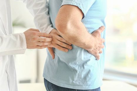 Las piedras en los riñones es una afección que pocas veces requiere de intervención quirúrgica. Foto: Shutterstock Las piedras en los riñones es una afección que pocas veces requiere de intervención quirúrgica. Foto: Shutterstock