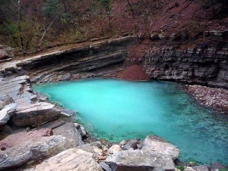 En las Yungas jujeñas estos piletones de agua azul enamoran Foto: Fundación ProYungas