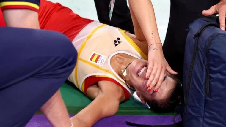 La tristeza de Marín por la lesión que la dejó afuera de la final. Foto: EFE