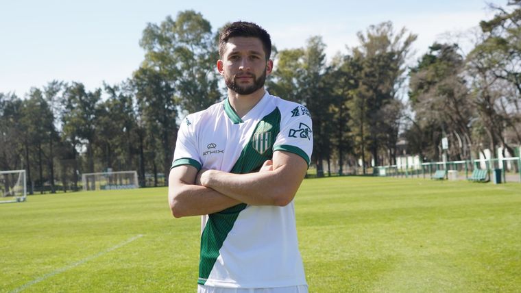 Bonifacio es el primer refuerzo de Independiente Rivadavia. Bonifacio es el primer refuerzo de Independiente Rivadavia.