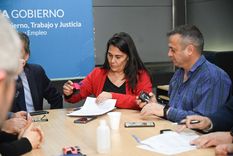 Los representantes del SUTE volvieron a reunirse este martes con los miembros paritarios del Gobierno Foto: Prensa Gobierno de Mendoza