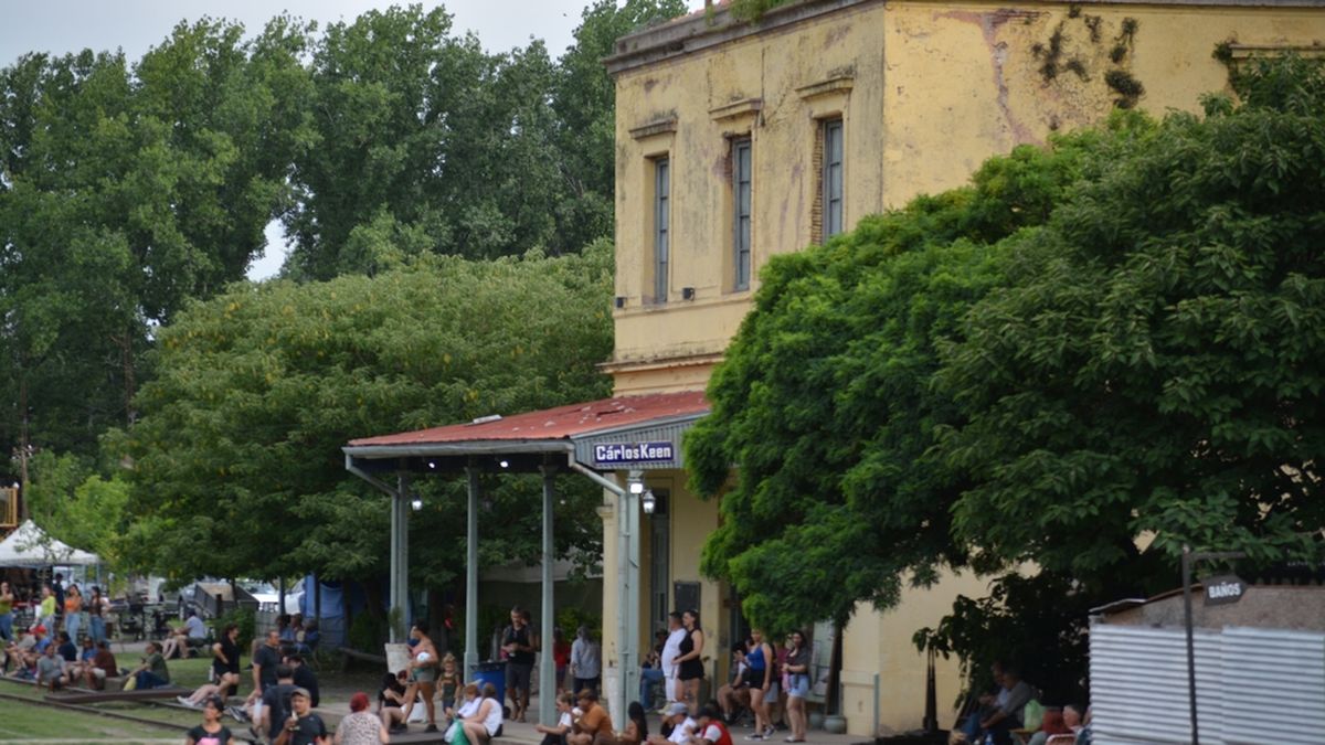 Dónde ir el fin de semana largo: el pueblo rural con menú libre y ambiente de campo que enamora