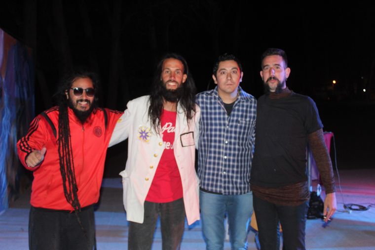 La banda uspallatina Dr Matico y los Camaleones, los primeros en animar la noche en el Camping Municipal. José Espejo, Enzo Agudo, Cristian Tapia y Lisandro Ganzero. Foto: Gentileza