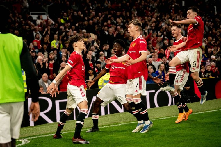 Garnacho celebra como CR7 uno de los goles. Foto: @DiablosRojosEs