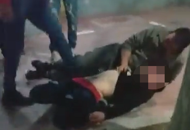 Violenta agresión a la salida de un boliche en Alvear Foto: Captura de video.