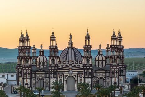 La catedral amurallada donde reside la santa sede de la Iglesia Palmariana Foto: Shutterstock
