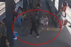 Las cámaras captaron al hombre junto con la menor