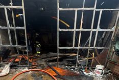 El incendio comenzó en un galpón.