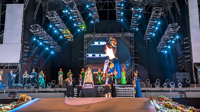 El festejo comenzó pasadas las 21.30 horas. Foto: Valentina Buttini.