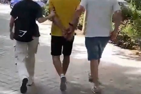 El hombre es de nacionalidad paraguaya, está acusado por un femicidio y fue detenido en Madrid Foto: Captura de video