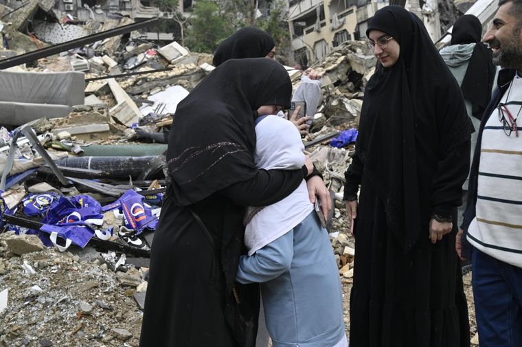 Entre los primeros palestinos liberados hay mujeres y niños Foto: EFE