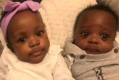 Los gemelos Sochika y Osinachi nacieron de forma prematura mientras su madre luchaba por sobrevivir a la covid-19.