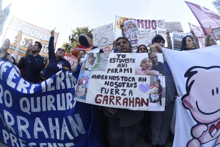 Trabajadores del Hospital Garrahan convocaron a otra jornada de protesta para exigir una recomposición de sus salarios. Foto: MDZ Trabajadores del Hospital Garrahan convocaron a otra jornada de protesta para exigir una recomposición de sus salarios. Foto: MDZ
