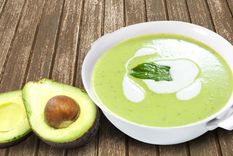 Anímate a hacer una sopa de aguacate y comprueba lo rica que es. Foto: 2001online.com