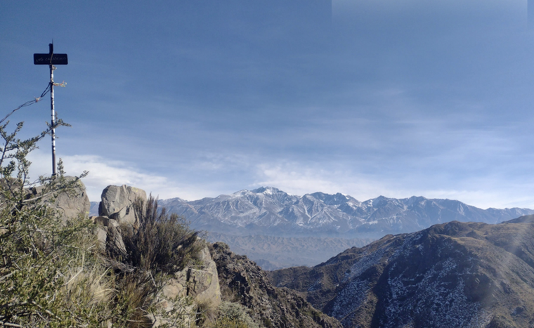 El Cerro se encuentra cerca de la Ruta 7. Foto: Turismo Luján de Cuyo El Cerro se encuentra cerca de la Ruta 7. Foto: Turismo Luján de Cuyo