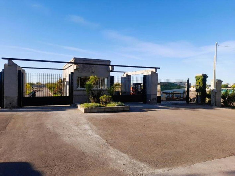 El ingreso al barrio Pinar del Sol 9, en Maipú, donde se produjo el hecho. El ingreso al barrio Pinar del Sol 9, en Maipú, donde se produjo el hecho.