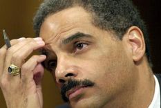 renuncio eric holder a la secretaria de justicia de eeuu