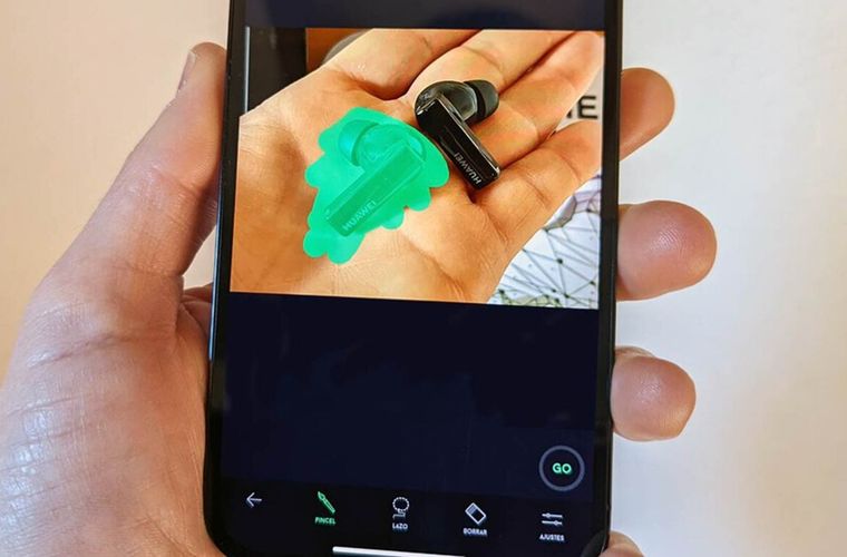 Herramientas de IA generativa permiten eliminar elementos complejos mediante prompts escritos y precisos en fotos. Herramientas de IA generativa permiten eliminar elementos complejos mediante prompts escritos y precisos en fotos.