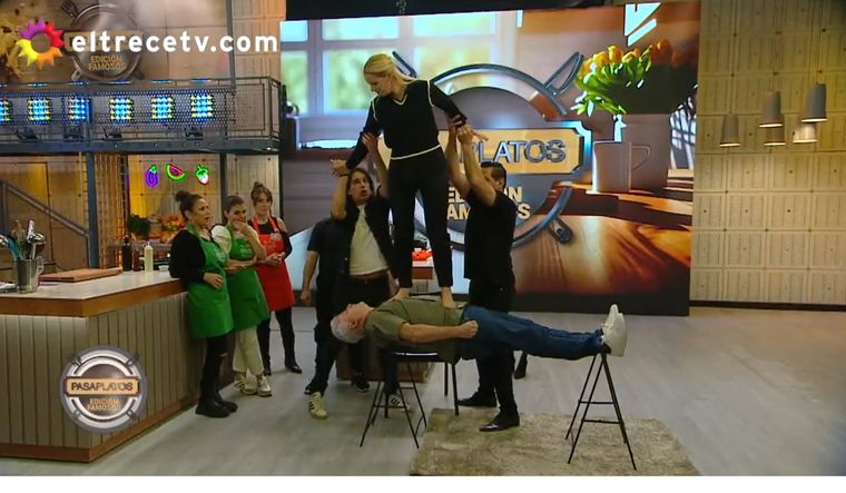 Tusam hipnotizó en vivo en el programa de Carina Zampini.