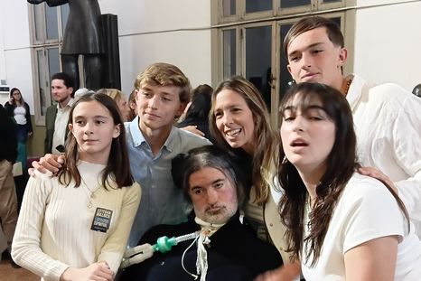 Esteban Bullrich, junto a su familia.