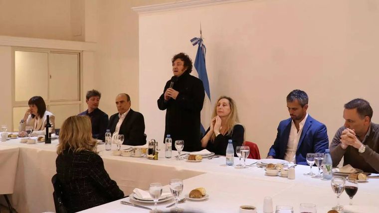 Javier Milei reeditará un asado con legisladores en Olivos