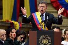 santos releva a ministro de defensa y solicita que asuma embajada eeuu