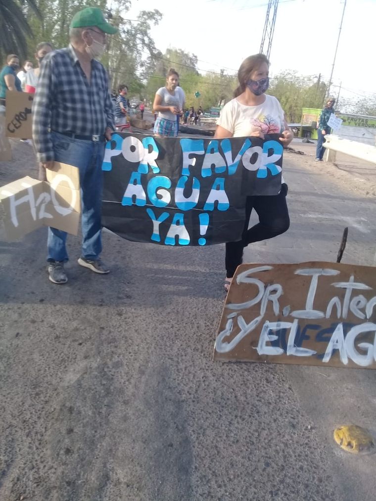 Quejas Es la segunda tarde de protestas y los vecinos están impacientes.
