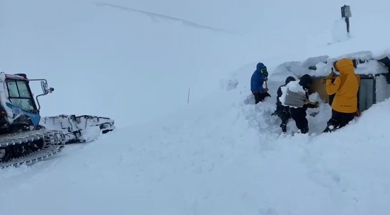En El Azufre se registraron intensas nevadas durante todo el fin de semana largo Foto: El Azufre