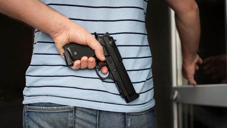 La legítima defensa está amparada en la mayoría de los estados de EE.UU., bajo ciertas condiciones. La legítima defensa está amparada en la mayoría de los estados de EE.UU., bajo ciertas condiciones.