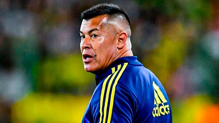 Almirón pone un equipo alternativo ante Estudiantes.