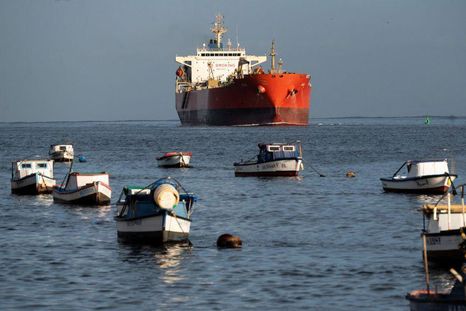Con la amenaza de Trump de imponer aranceles a los países que le vendan petróleo a Cuba, podría agravarse la crisis energética que vive la isla.