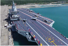 La plataforma plana y las catapultas electromagnéticas del Fujian le permiten lanzar aviones con más combustible y armas.