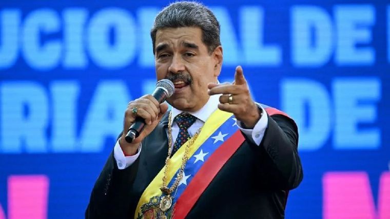 El gobierno de Nicolás Maduro reforzó la defensa en aguas del Caribe con buques, drones y patrullas navales, en un despliegue militar anunciado tras el aumento de la presión estadounidense.