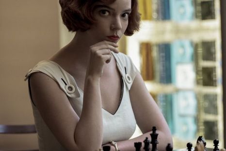 La actriz protagonista Anya Taylor-Joy es de origen argentino. La actriz protagonista Anya Taylor-Joy es de origen argentino.