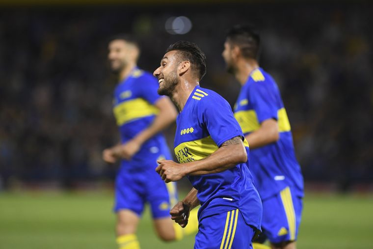 El Toto, pura felicidad con su golazo Foto: Télam