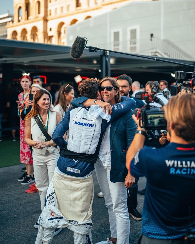 Maria Catarineu apuntó contra los rumores que ligan a Colapinto ya con otras escuderías. Foto: @mariacatarineu