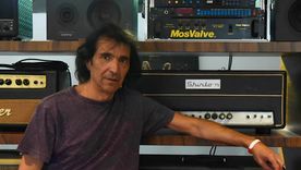 Conmoción por la muerte del guitarrista. Conmoción por la muerte del guitarrista.