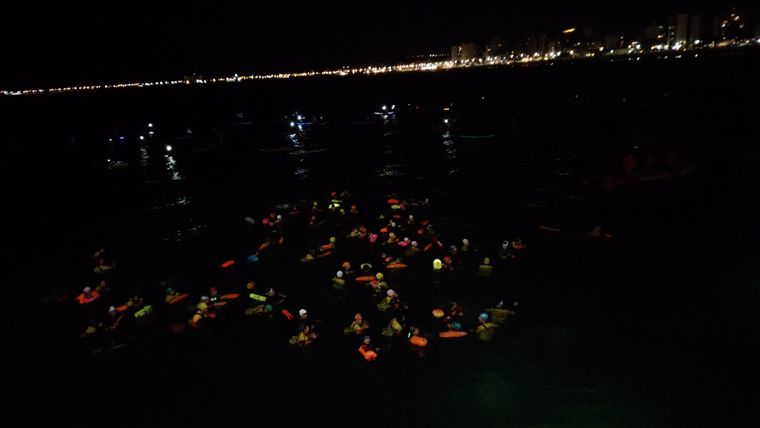 Así se veían los buzos desde el muelle. Así se veían los buzos desde el muelle.
