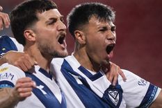 El elenco de Liniers dio una nueva vuelta olímpica. Foto: Vélez Sarsfield El elenco de Liniers dio una nueva vuelta olímpica. Foto: Vélez Sarsfield