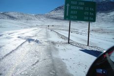 Paso cerrado por la ola polar en Jujuy: 200 camiones varados y rescates en la frontera. Foto: Todo Jujuy Paso cerrado por la ola polar en Jujuy: 200 camiones varados y rescates en la frontera. Foto: Todo Jujuy