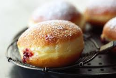 Descubrí la receta de berlinesas rellenas con membrillo al estilo panadería.