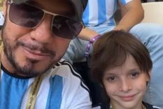 Padre e hijo El conductor viajó con Lolo a Qatar.