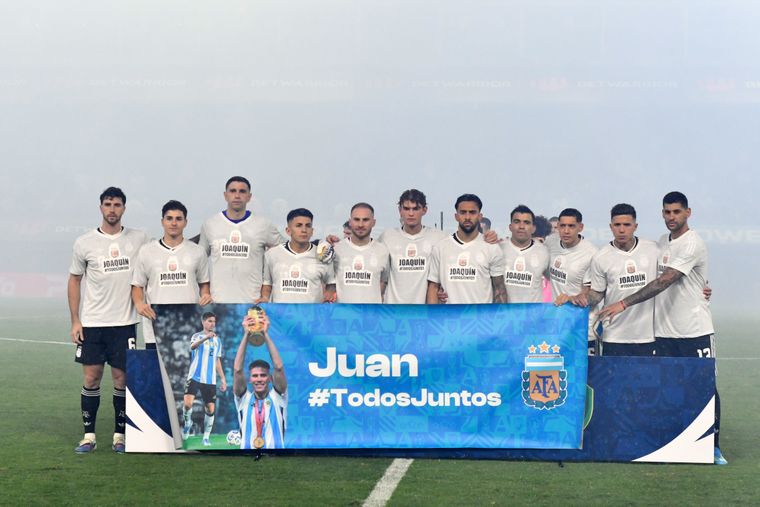Un futbolista clave de la Selección argentina se lesionó y preocupó a Scaloni y todo el CT.