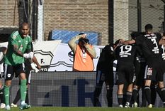 Riestra celebró gracias a Arce. Foto: FotoBaires Riestra celebró gracias a Arce. Foto: FotoBaires