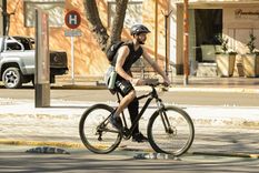 El pronóstico para el sábado 13 incluye ráfagas intensas y cielo parcialmente nublado.