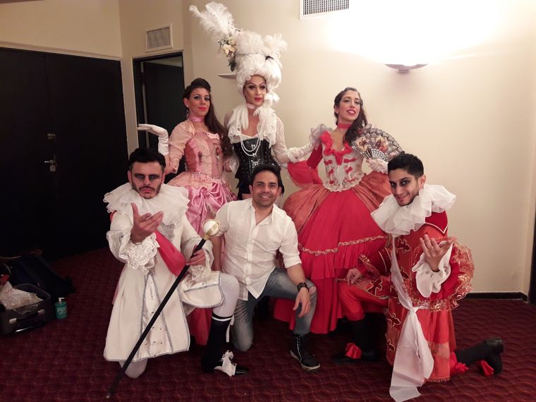 María Antonieta paras Mostrix Producciones, Fiesta Nacional del Teatro año 2018. María Antonieta paras Mostrix Producciones, Fiesta Nacional del Teatro año 2018.