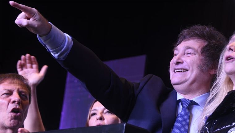 El candidato a presidente de La Libertad Avanza ubicó al gobernador electo de Mendoza entre los radicales más afines al liberalismo. Foto: Juan Mateo Aberastain/MDZ