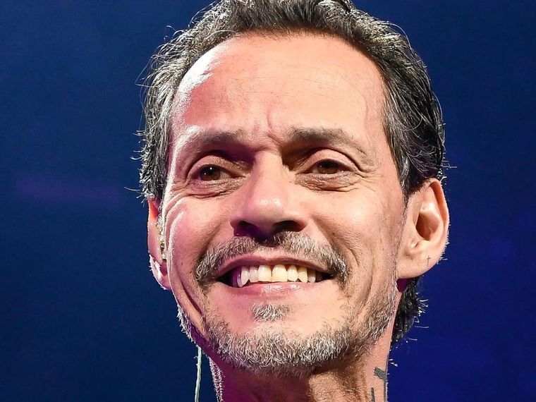 Marc Anthony está a punto de llegar por cuarta vez al altar, esta vez, con Nadia Ferreira.